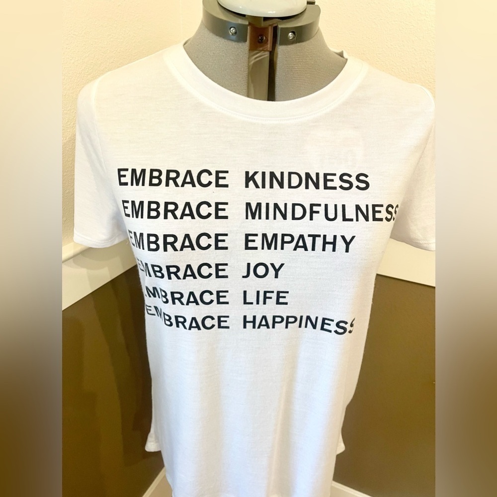 "Embrace Kindness" White Short Sleeve Graphic Tee XL Happiness T-shirt NWOT - Picture 2 of 6